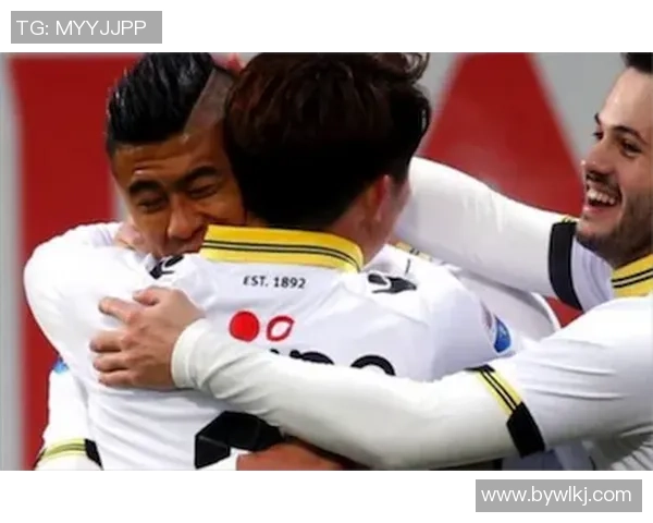 足球明星们的发胶选择揭秘时尚与运动的完美结合